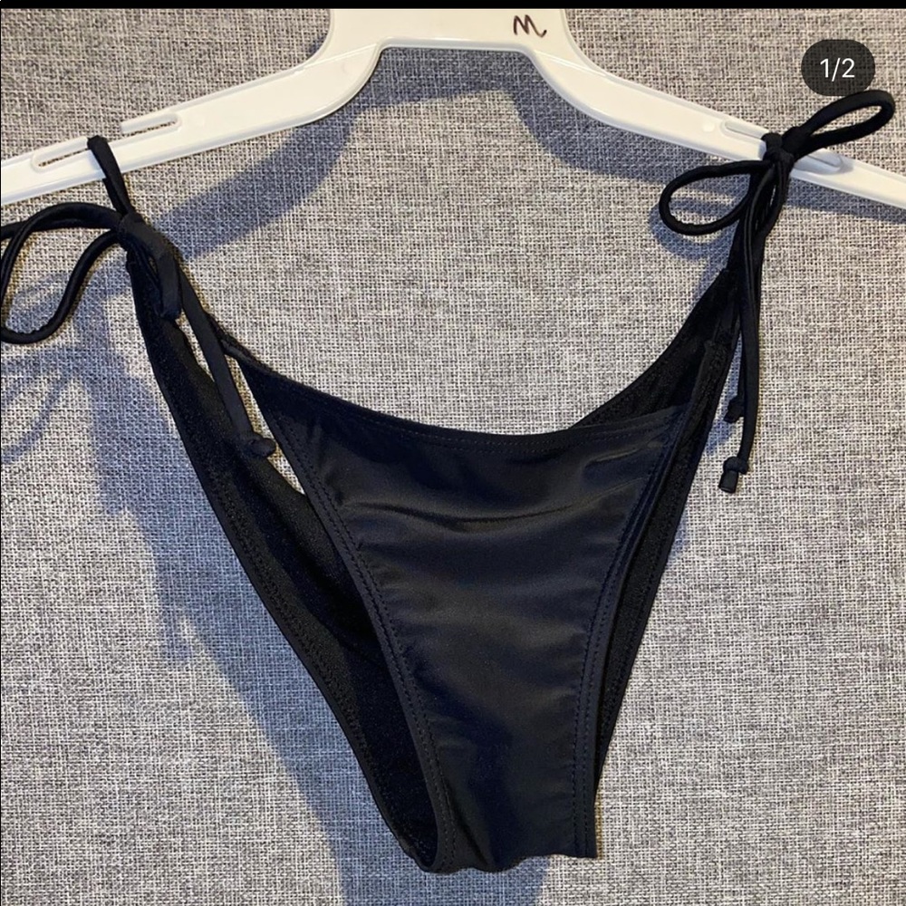 Cheeky bikini bottom